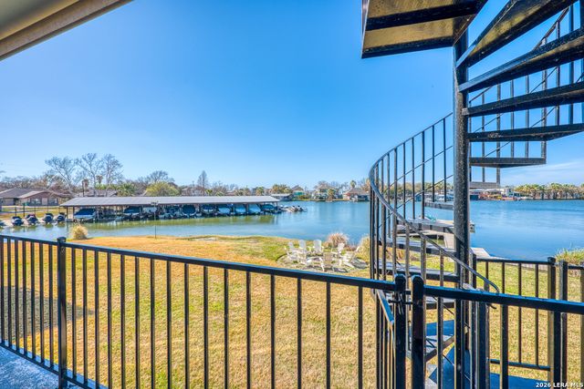 806 Highcrest Dr Apt 13, Granite Shoals, TX 78654