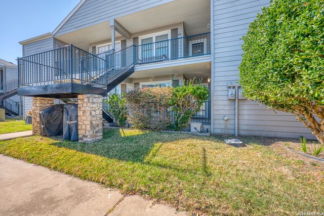 806 Highcrest Dr Apt 13, Granite Shoals, TX 78654