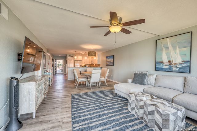 806 Highcrest Dr Apt 13, Granite Shoals, TX 78654