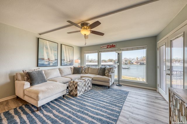 806 Highcrest Dr Apt 13, Granite Shoals, TX 78654