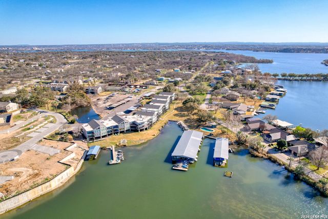 806 Highcrest Dr Apt 13, Granite Shoals, TX 78654