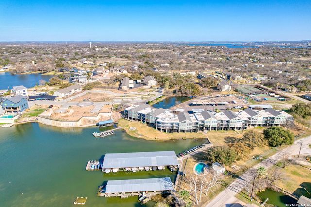 806 Highcrest Dr Apt 13, Granite Shoals, TX 78654