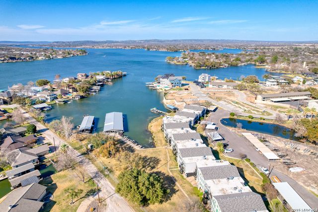 806 Highcrest Dr Apt 13, Granite Shoals, TX 78654