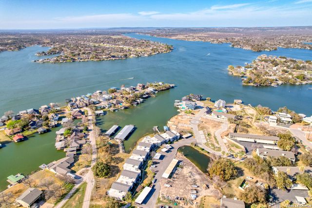 806 Highcrest Dr Apt 13, Granite Shoals, TX 78654