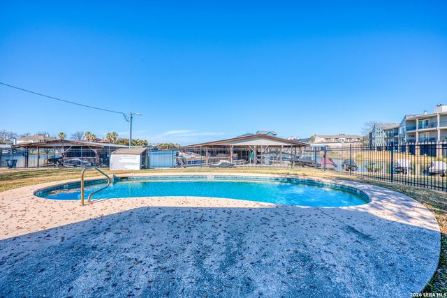 806 Highcrest Dr Apt 13, Granite Shoals, TX 78654