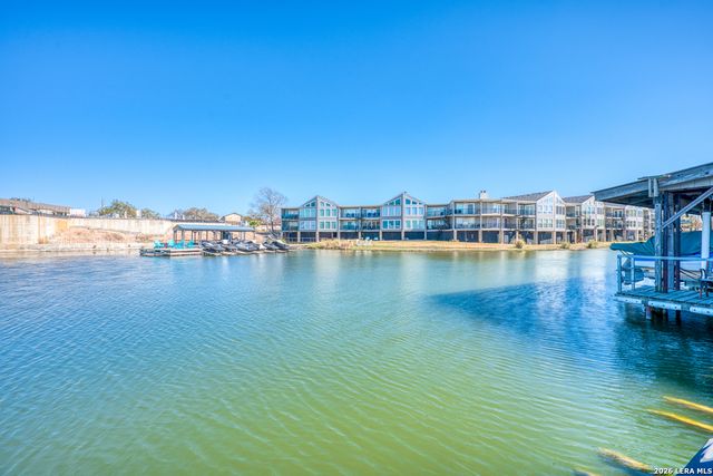 806 Highcrest Dr Apt 13, Granite Shoals, TX 78654