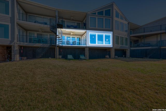 806 Highcrest Dr Apt 13, Granite Shoals, TX 78654