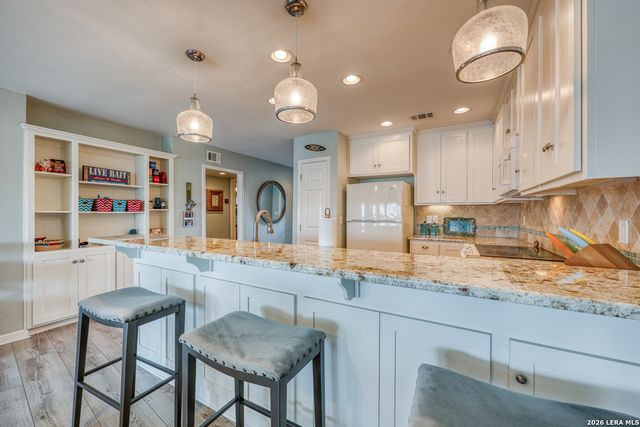 806 Highcrest Dr Apt 13, Granite Shoals, TX 78654