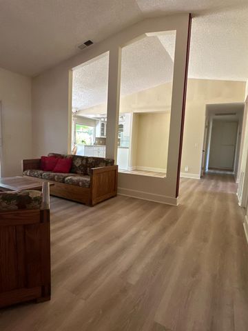 5727 Muldrow, Sacramento, CA 95841
