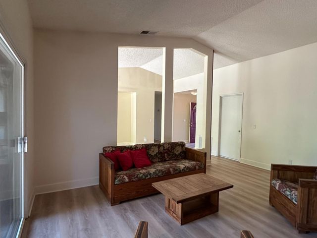 5727 Muldrow, Sacramento, CA 95841