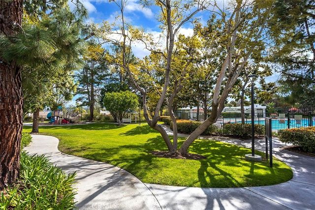 22 Rosewood, Aliso Viejo, CA 92656
