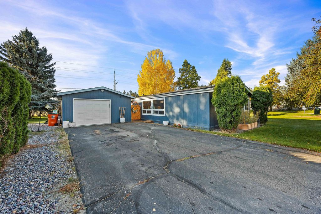 11 E Nicklaus Avenue, Kalispell, MT 59901 photo 2