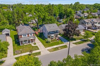 10504 Borgman Avenue, Huntington Woods, MI 48070