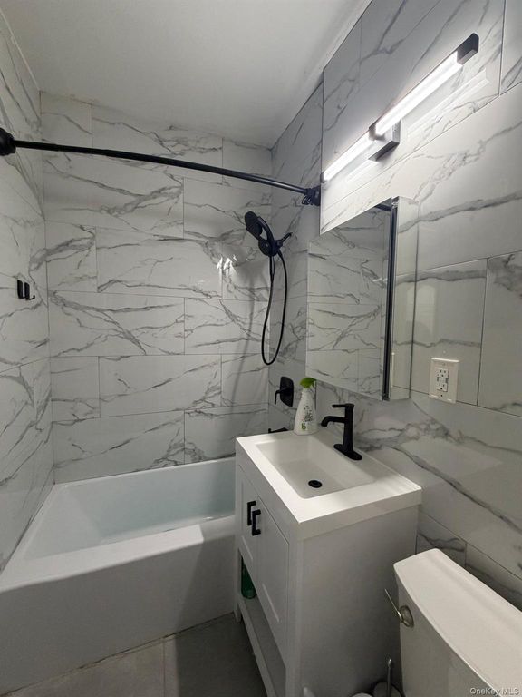 110 Stonelea Place 4a, New Rochelle, NY 10801