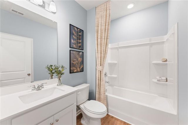 5273 Mulberry Creek Way, Flowery Branch, GA 30542