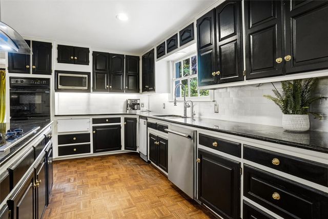 4106 Shady Valley Drive, Arlington, TX 76013