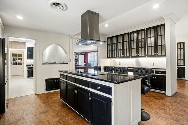4106 Shady Valley Drive, Arlington, TX 76013