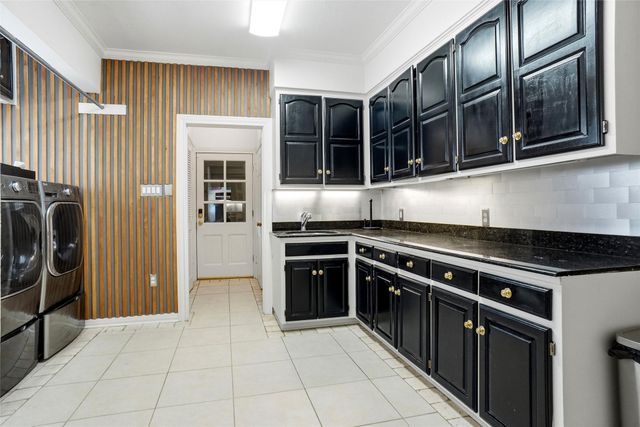 4106 Shady Valley Drive, Arlington, TX 76013