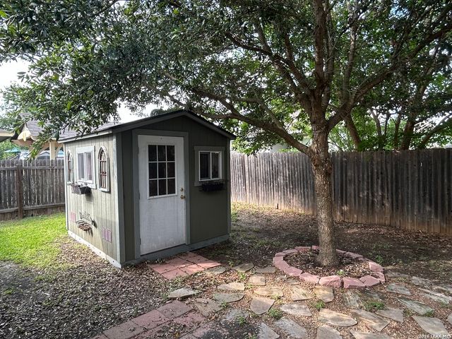2125 Hazelwood, New Braunfels, TX 78130