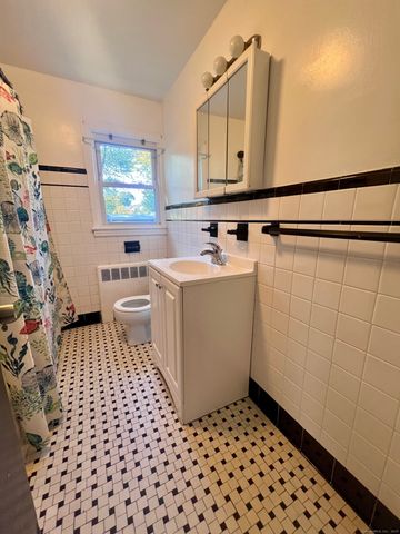 90 Carleton Street, Hamden, CT 06517