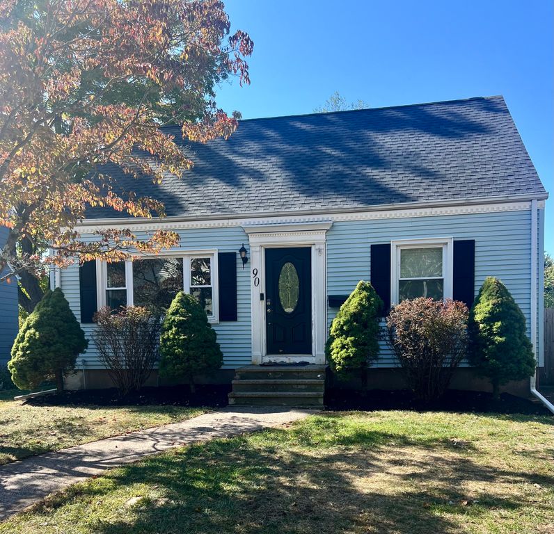 90 Carleton Street, Hamden, CT 06517