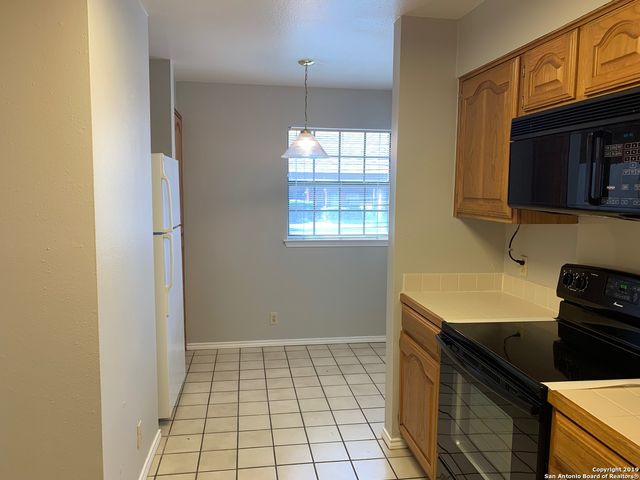 7930 Roanoke Run Apt 904, San Antonio, TX 78240
