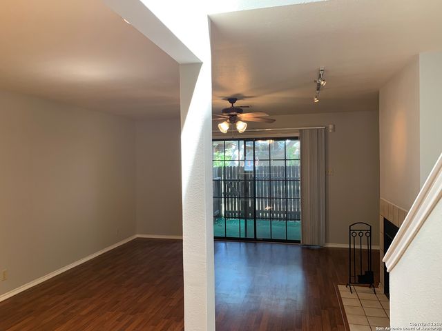 7930 Roanoke Run Apt 904, San Antonio, TX 78240