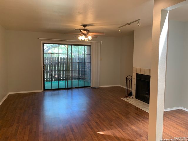 7930 Roanoke Run Apt 904, San Antonio, TX 78240