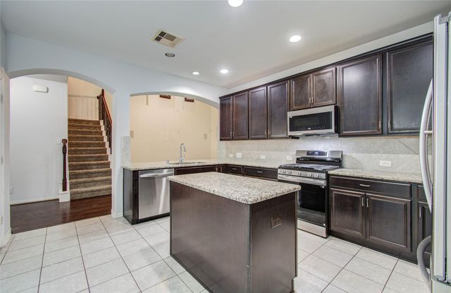 318 Bolton Drive, Westwood, TX 77573