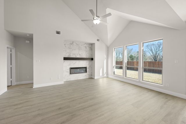 931 Richard Pittmon Drive, Desoto, TX 75115