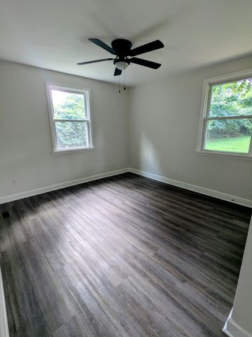 940 Colfax Dr, Nashville, TN 37214