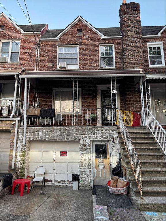 986 Neill Avenue, Bronx, NY 10462