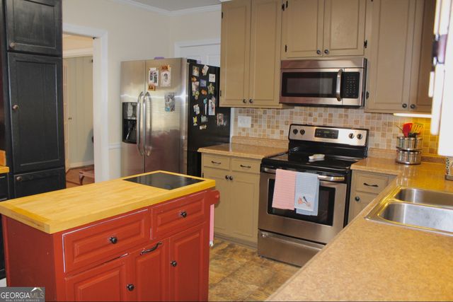 1800 Malco Drive, West Point, GA 31833