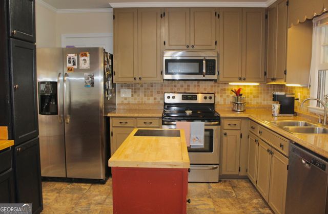 1800 Malco Drive, West Point, GA 31833