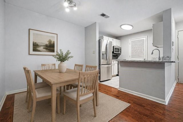 305 Granville Court, Atlanta, GA 30328