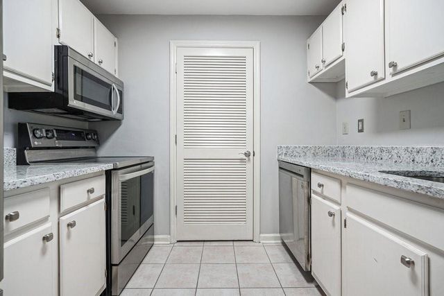 305 Granville Court, Atlanta, GA 30328