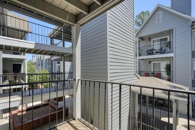 305 Granville Court, Atlanta, GA 30328