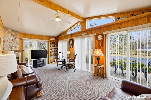 4612 13 Mile Road, Rockford, MI 49341