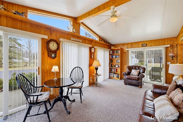 4612 13 Mile Road, Rockford, MI 49341