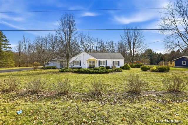 4612 13 Mile Road, Rockford, MI 49341