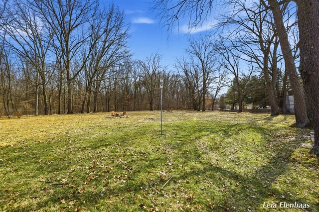 4612 13 Mile Road, Rockford, MI 49341