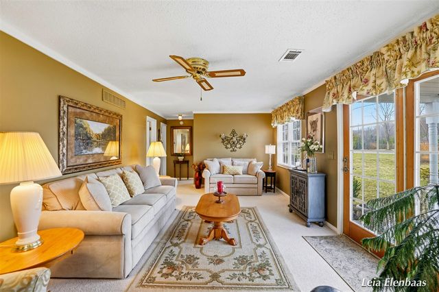 4612 13 Mile Road, Rockford, MI 49341