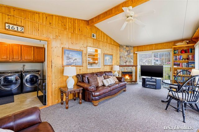 4612 13 Mile Road, Rockford, MI 49341