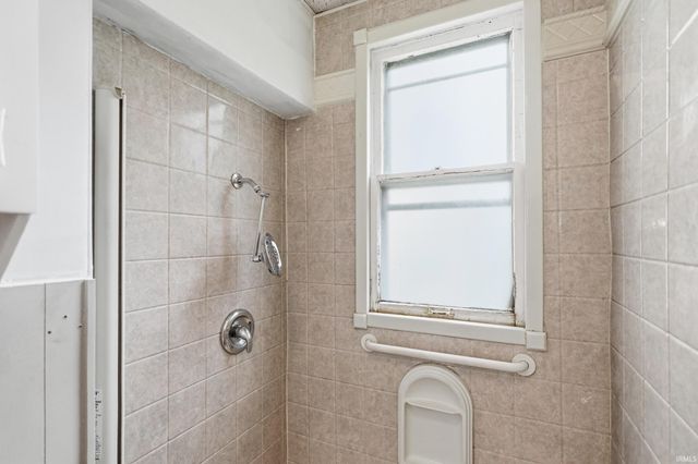 705 Riverside Avenue, Fort Wayne, IN 46805