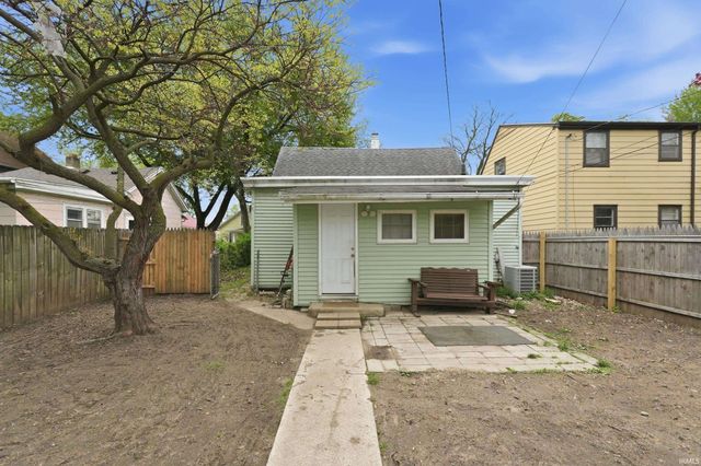 705 Riverside Avenue, Fort Wayne, IN 46805