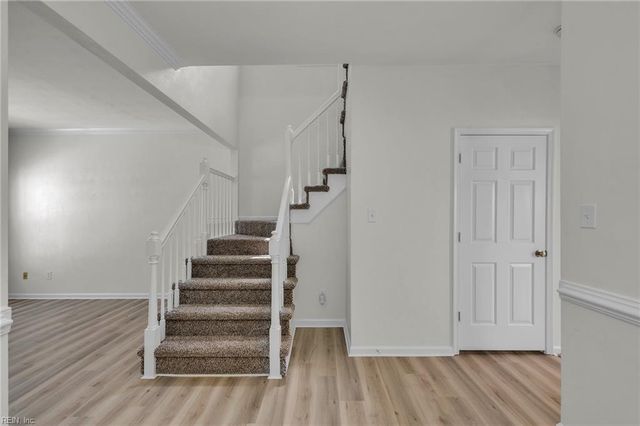 613 Creekside CT, Chesapeake, VA 23320