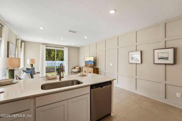 7628 COMMANDER Lane, Jacksonville, FL 32256