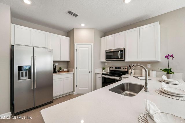 7628 COMMANDER Lane, Jacksonville, FL 32256