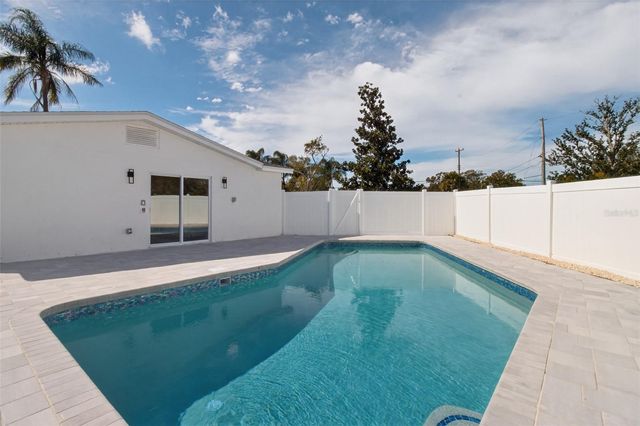 651 20TH STREET NW, Largo, FL 33770