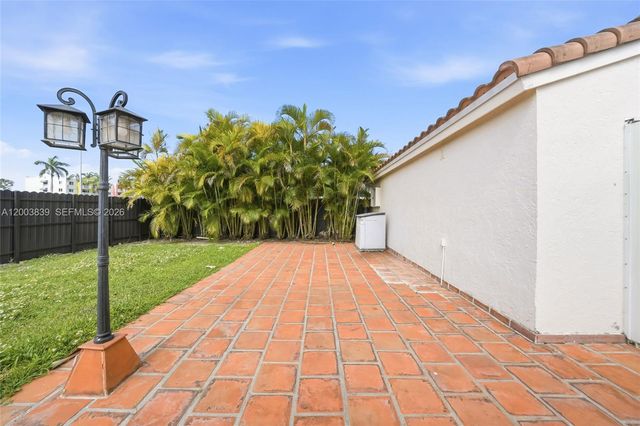 631 SW 88th Ct, Miami, FL 33174